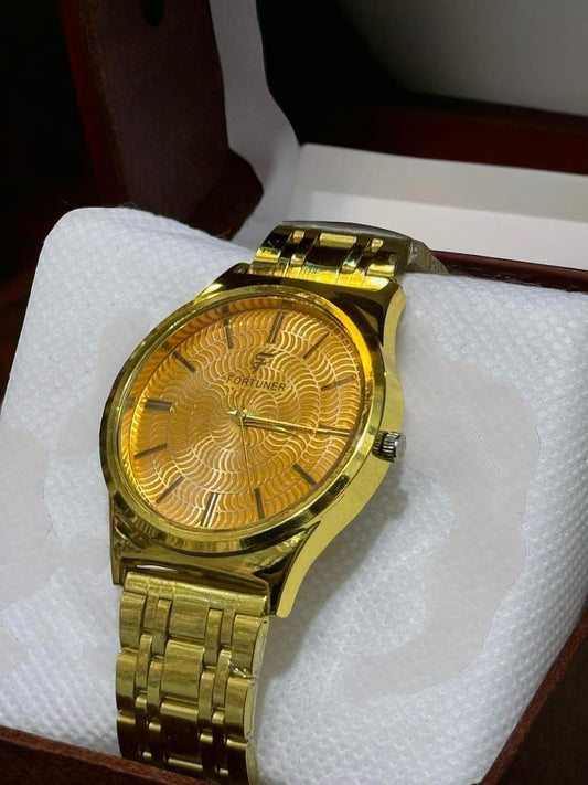 Men’s Quart Movement Round Analogue Watch with Textured Strap- 1 Pc